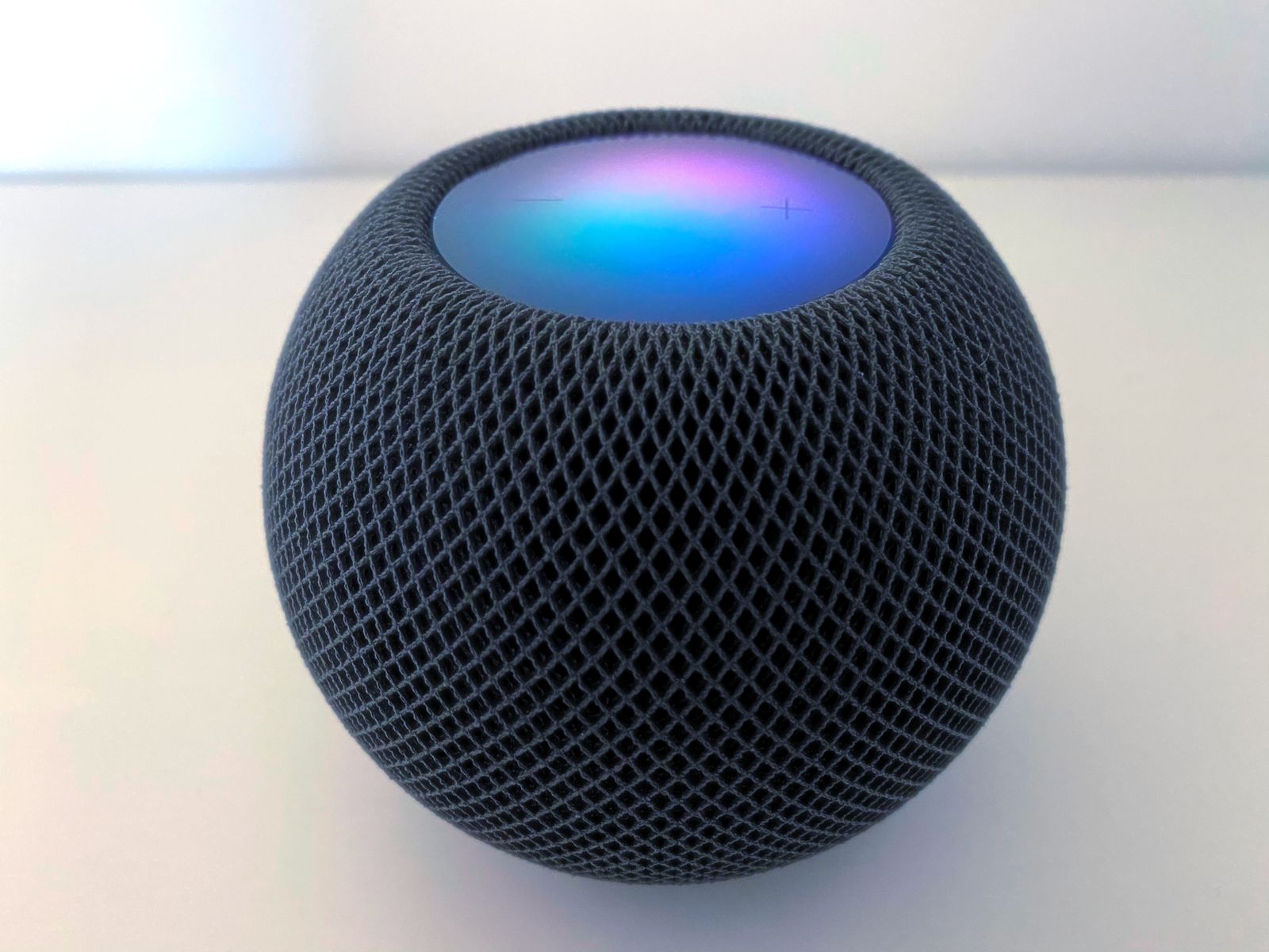 HomePod mini "Hey Siri, play some metal!"